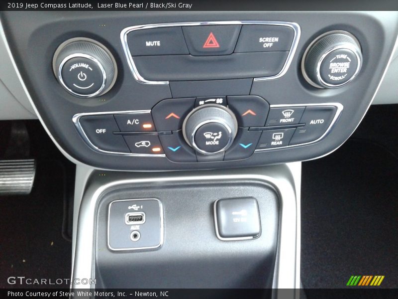 Laser Blue Pearl / Black/Ski Gray 2019 Jeep Compass Latitude