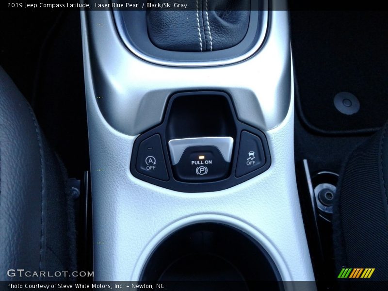 Laser Blue Pearl / Black/Ski Gray 2019 Jeep Compass Latitude