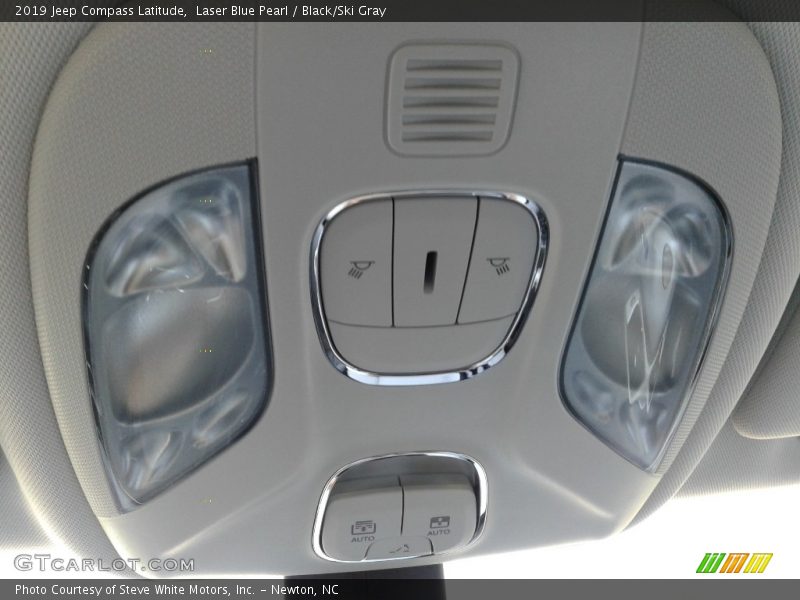 Laser Blue Pearl / Black/Ski Gray 2019 Jeep Compass Latitude