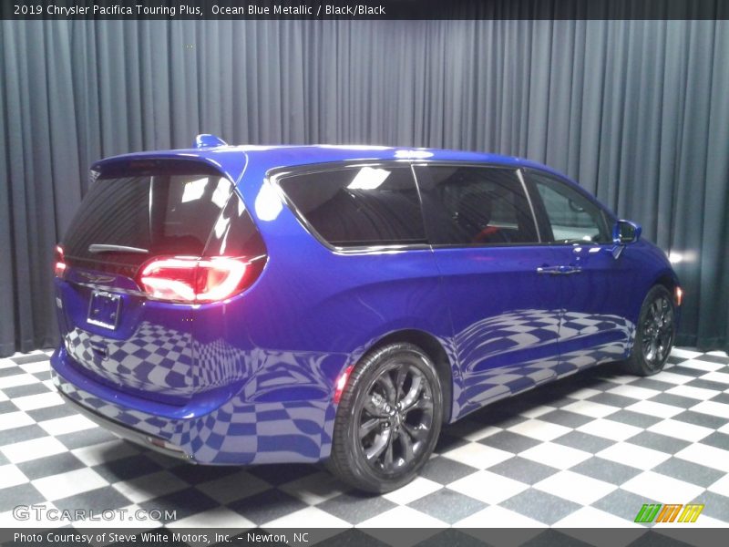 Ocean Blue Metallic / Black/Black 2019 Chrysler Pacifica Touring Plus