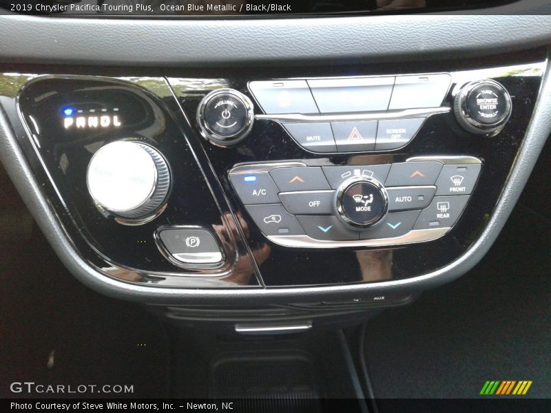 Ocean Blue Metallic / Black/Black 2019 Chrysler Pacifica Touring Plus