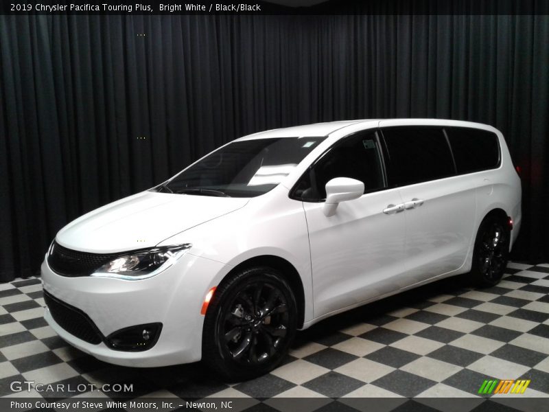 Bright White / Black/Black 2019 Chrysler Pacifica Touring Plus
