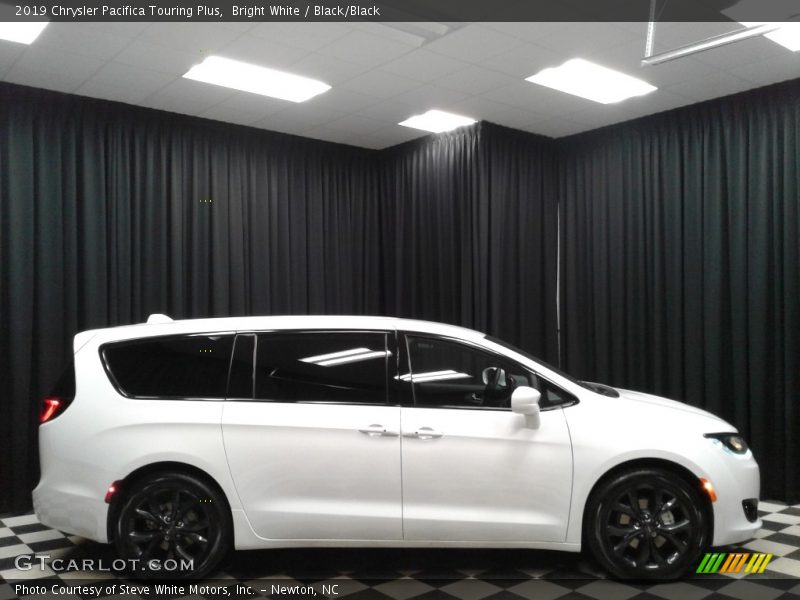 Bright White / Black/Black 2019 Chrysler Pacifica Touring Plus