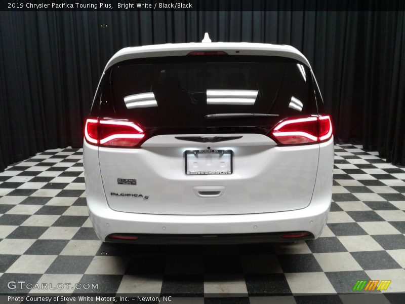 Bright White / Black/Black 2019 Chrysler Pacifica Touring Plus