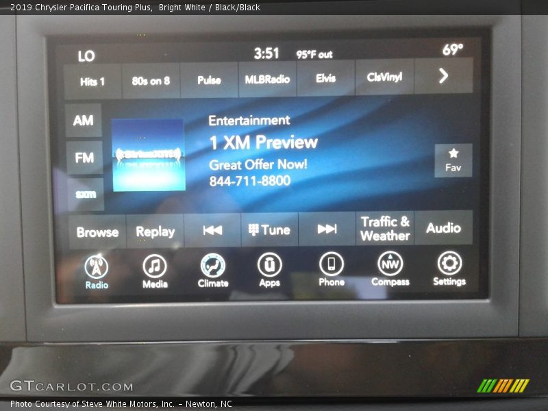Bright White / Black/Black 2019 Chrysler Pacifica Touring Plus