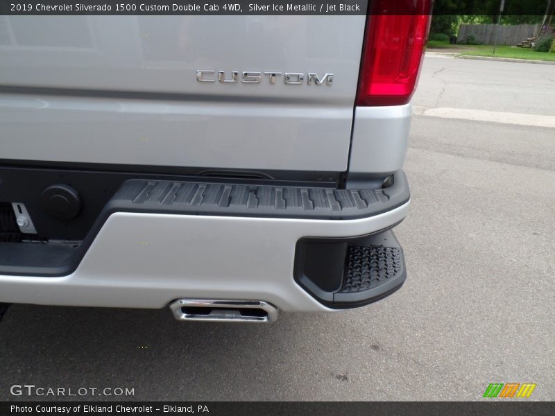 Silver Ice Metallic / Jet Black 2019 Chevrolet Silverado 1500 Custom Double Cab 4WD