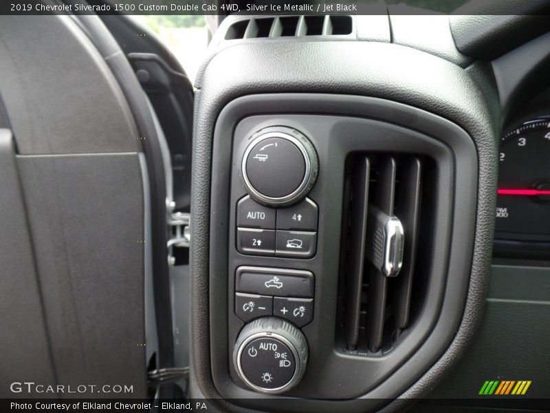 Silver Ice Metallic / Jet Black 2019 Chevrolet Silverado 1500 Custom Double Cab 4WD