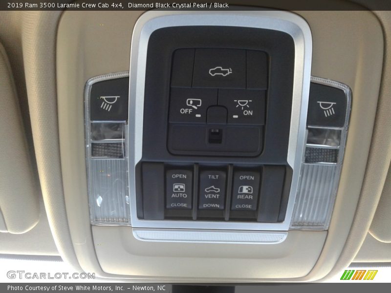 Controls of 2019 3500 Laramie Crew Cab 4x4