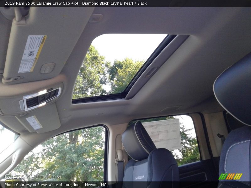 Diamond Black Crystal Pearl / Black 2019 Ram 3500 Laramie Crew Cab 4x4