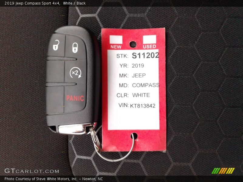 White / Black 2019 Jeep Compass Sport 4x4