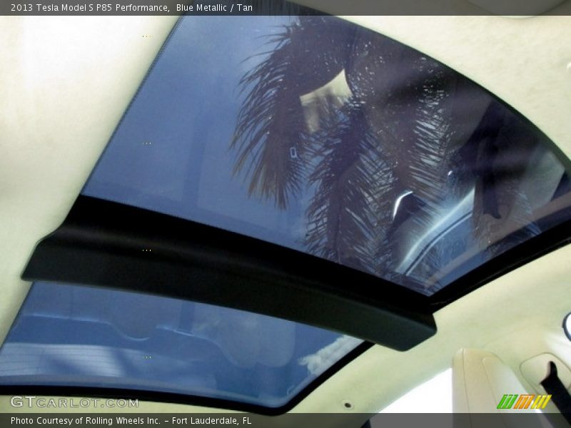 Sunroof of 2013 Model S P85 Performance