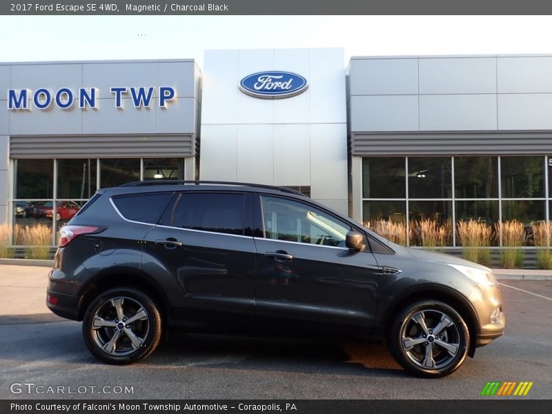 Magnetic / Charcoal Black 2017 Ford Escape SE 4WD