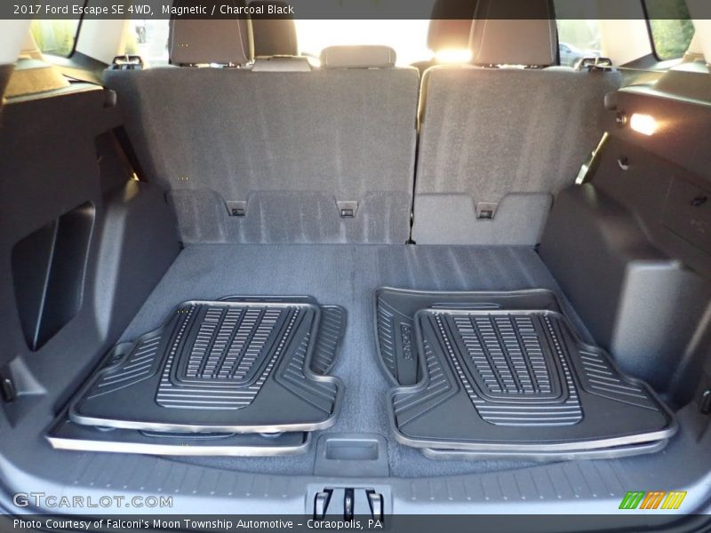 Magnetic / Charcoal Black 2017 Ford Escape SE 4WD