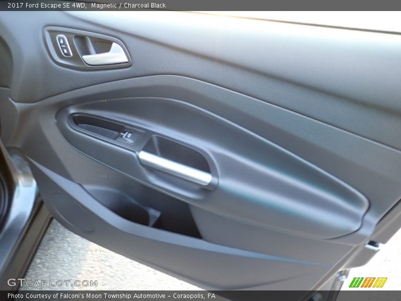 Magnetic / Charcoal Black 2017 Ford Escape SE 4WD