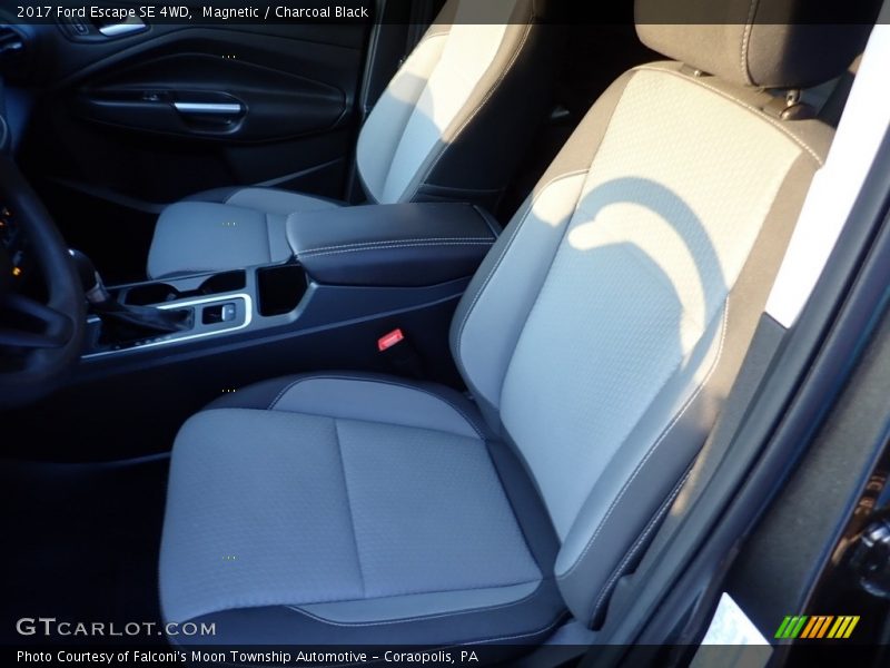 Magnetic / Charcoal Black 2017 Ford Escape SE 4WD