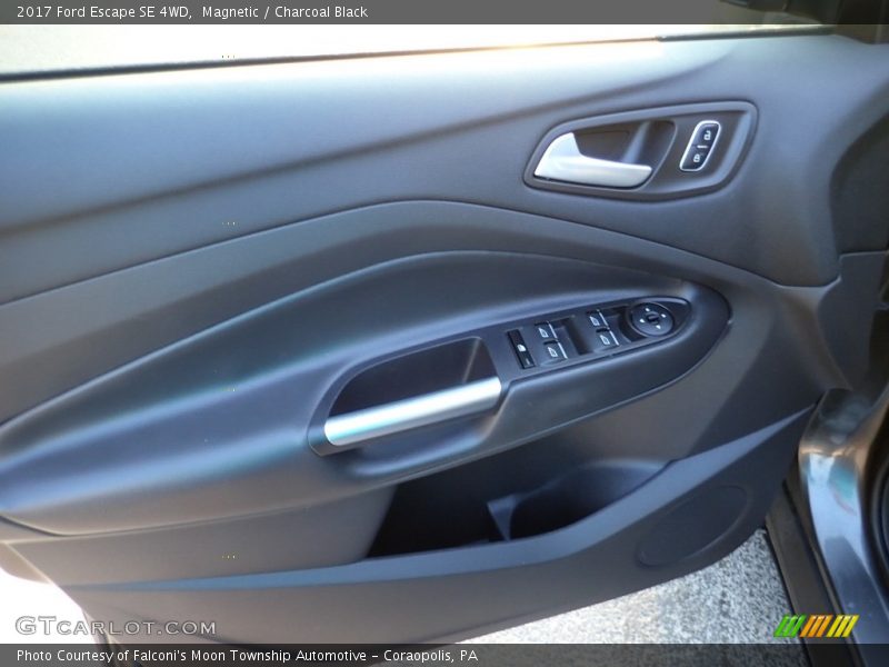 Magnetic / Charcoal Black 2017 Ford Escape SE 4WD