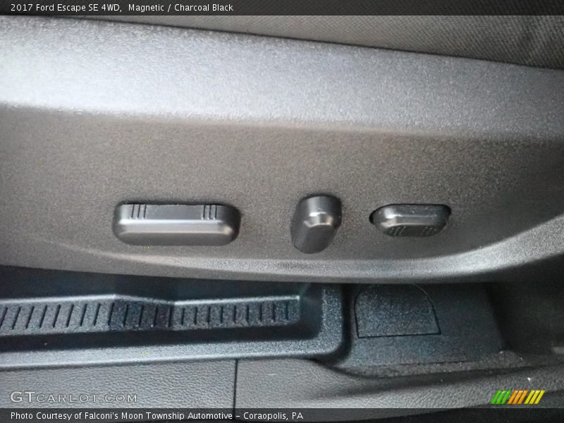 Magnetic / Charcoal Black 2017 Ford Escape SE 4WD