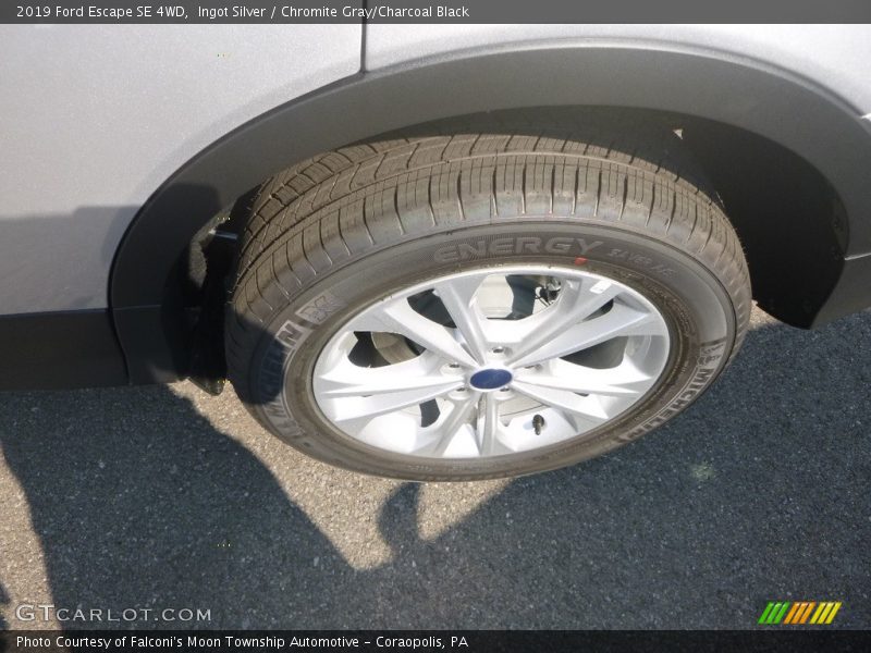 Ingot Silver / Chromite Gray/Charcoal Black 2019 Ford Escape SE 4WD