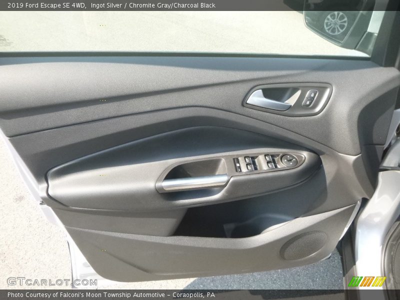 Ingot Silver / Chromite Gray/Charcoal Black 2019 Ford Escape SE 4WD