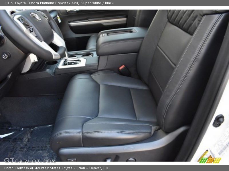 Super White / Black 2019 Toyota Tundra Platinum CrewMax 4x4