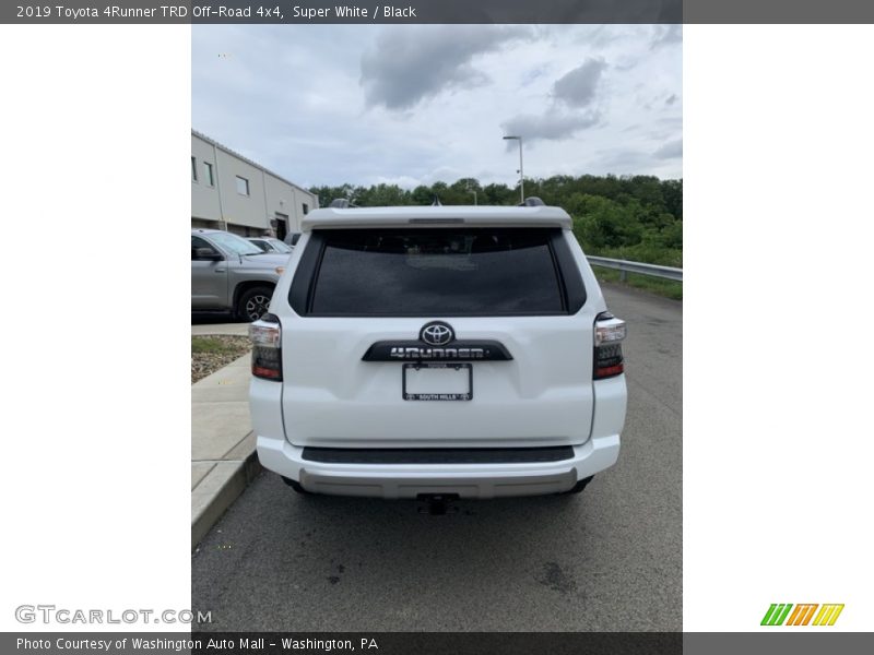 Super White / Black 2019 Toyota 4Runner TRD Off-Road 4x4