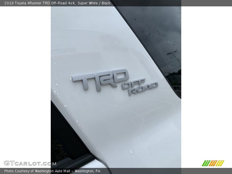 Super White / Black 2019 Toyota 4Runner TRD Off-Road 4x4