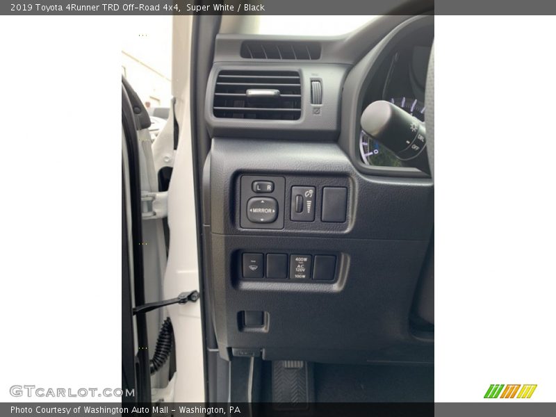 Super White / Black 2019 Toyota 4Runner TRD Off-Road 4x4