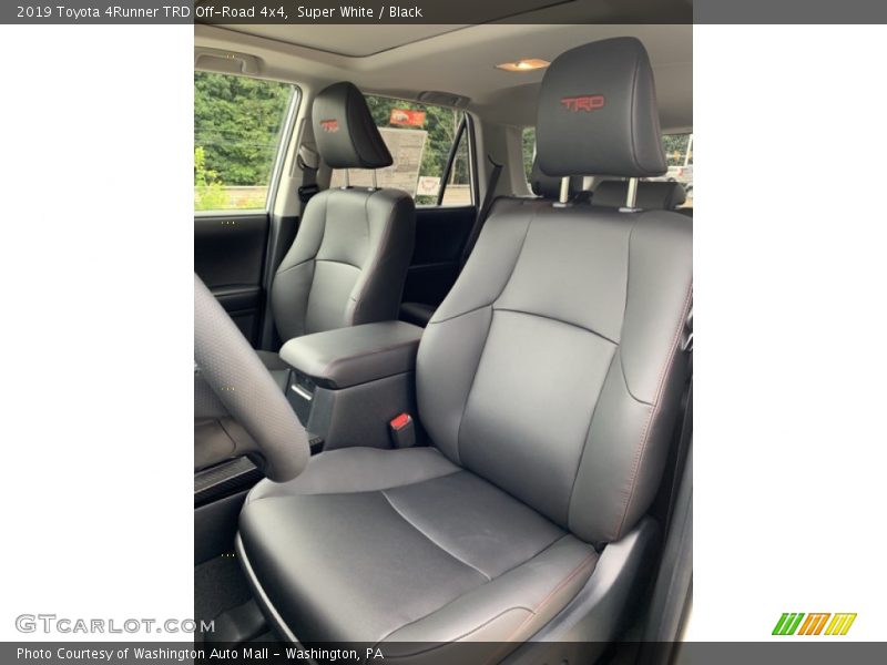 Super White / Black 2019 Toyota 4Runner TRD Off-Road 4x4