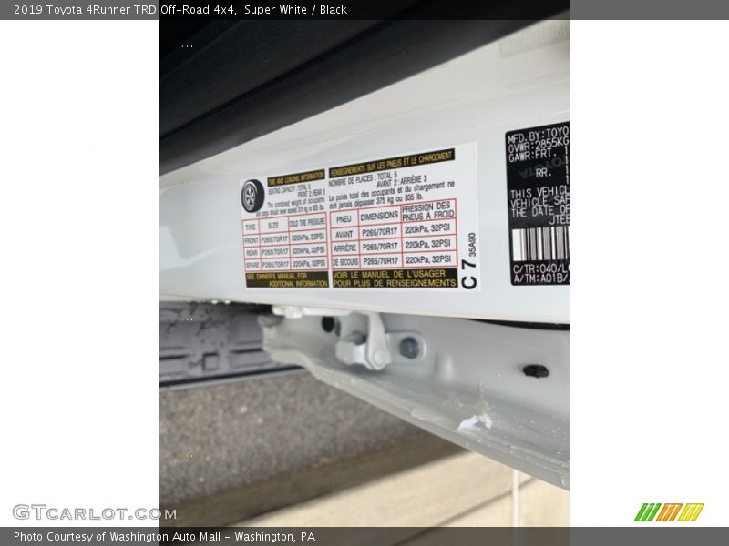 Super White / Black 2019 Toyota 4Runner TRD Off-Road 4x4