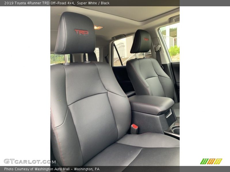 Super White / Black 2019 Toyota 4Runner TRD Off-Road 4x4