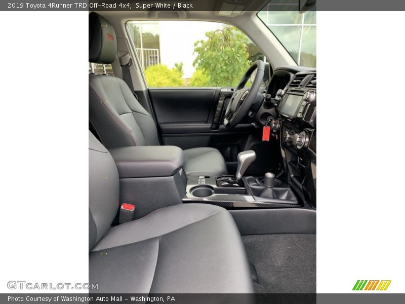 Super White / Black 2019 Toyota 4Runner TRD Off-Road 4x4