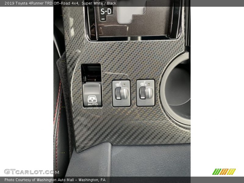 Super White / Black 2019 Toyota 4Runner TRD Off-Road 4x4