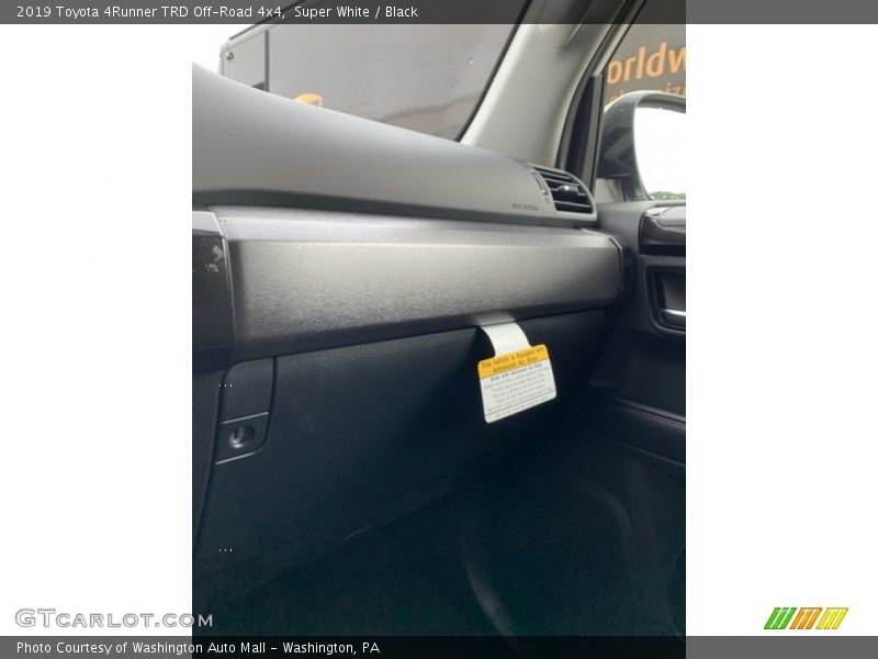 Super White / Black 2019 Toyota 4Runner TRD Off-Road 4x4