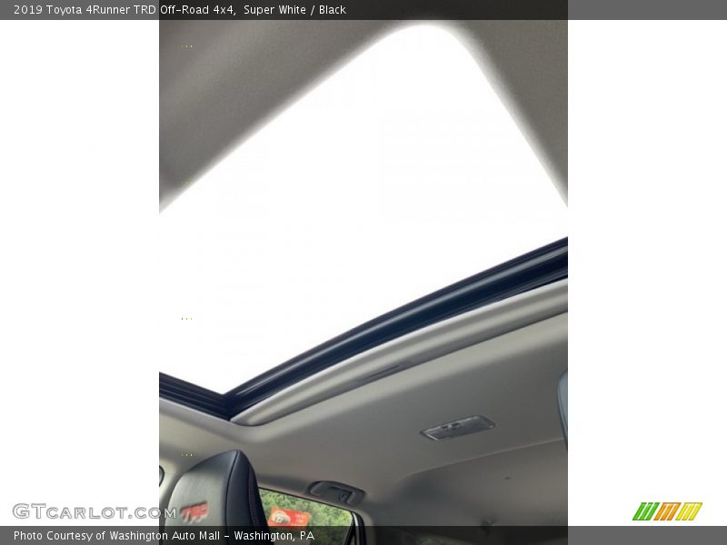Super White / Black 2019 Toyota 4Runner TRD Off-Road 4x4