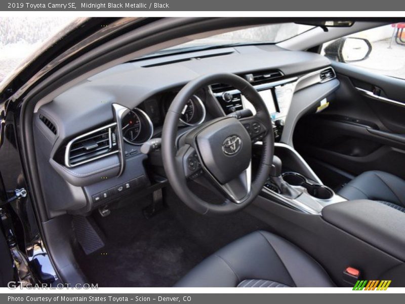 Midnight Black Metallic / Black 2019 Toyota Camry SE