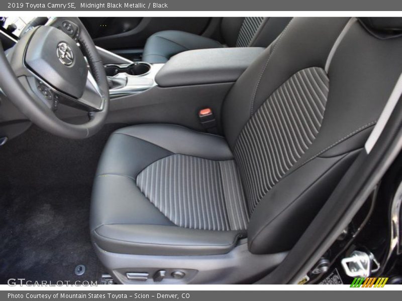 Midnight Black Metallic / Black 2019 Toyota Camry SE