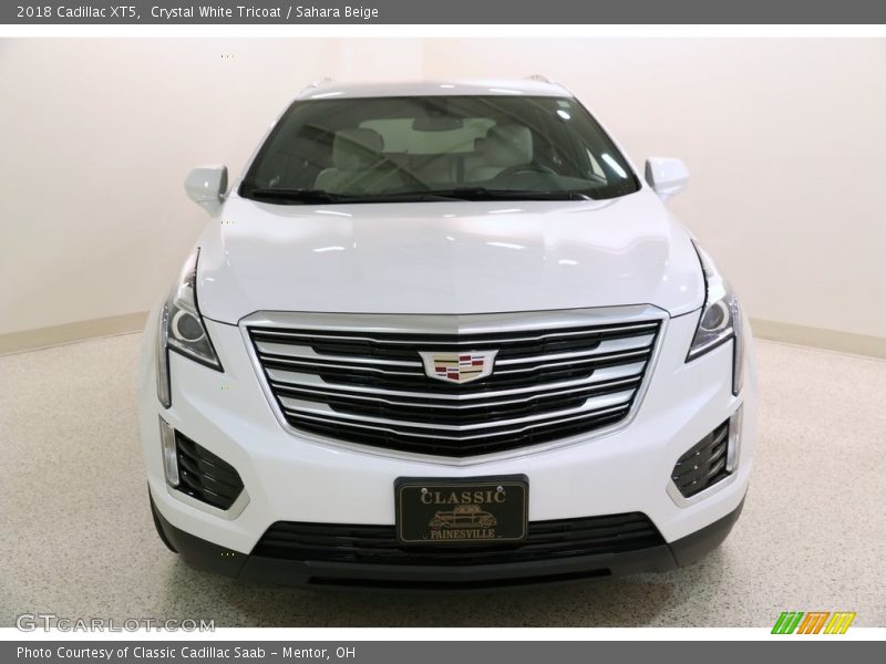 Crystal White Tricoat / Sahara Beige 2018 Cadillac XT5