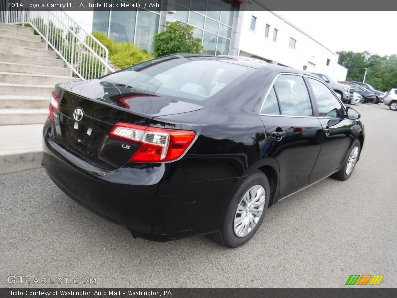 Attitude Black Metallic / Ash 2014 Toyota Camry LE