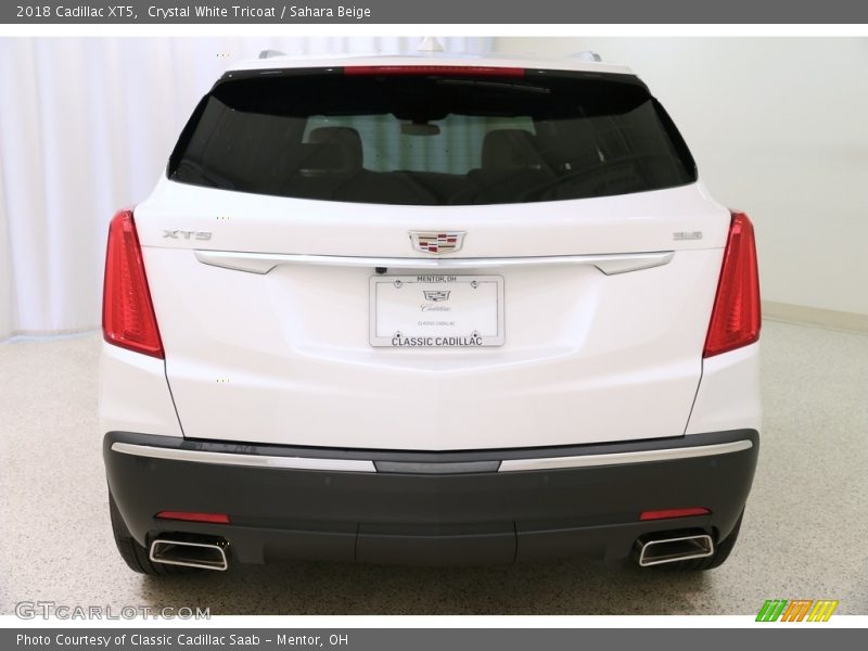 Crystal White Tricoat / Sahara Beige 2018 Cadillac XT5