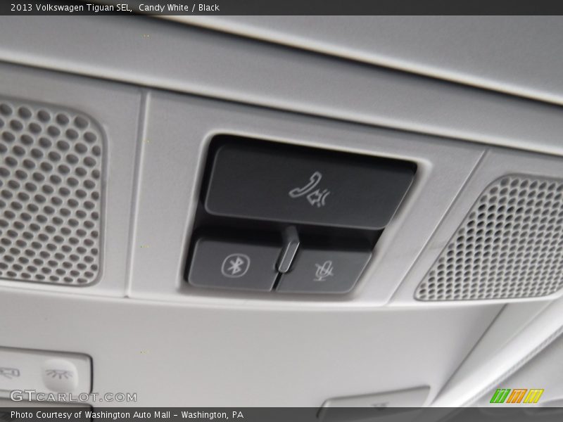 Candy White / Black 2013 Volkswagen Tiguan SEL