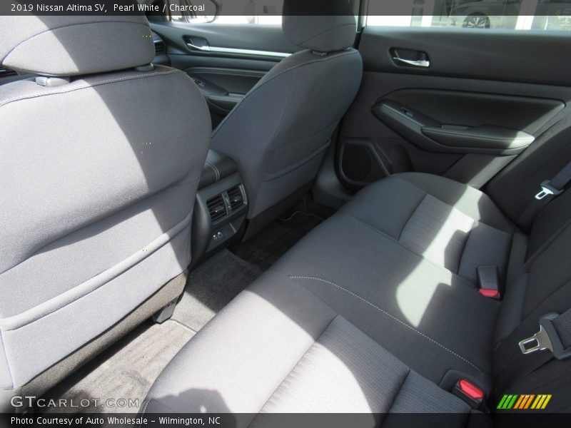 Pearl White / Charcoal 2019 Nissan Altima SV