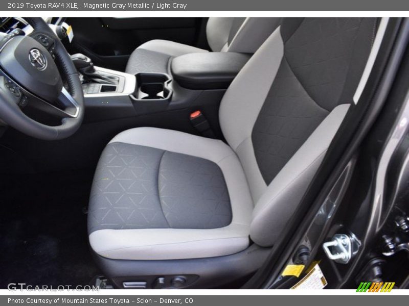 Magnetic Gray Metallic / Light Gray 2019 Toyota RAV4 XLE