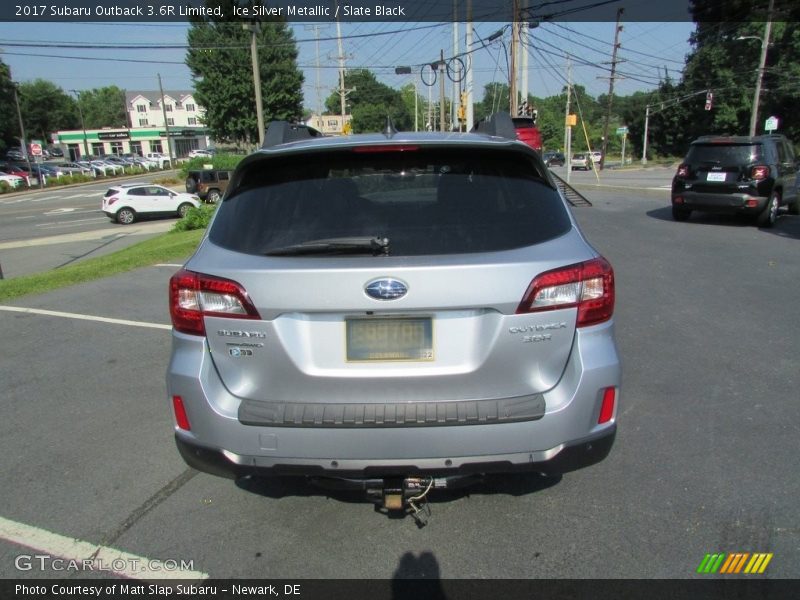 Ice Silver Metallic / Slate Black 2017 Subaru Outback 3.6R Limited