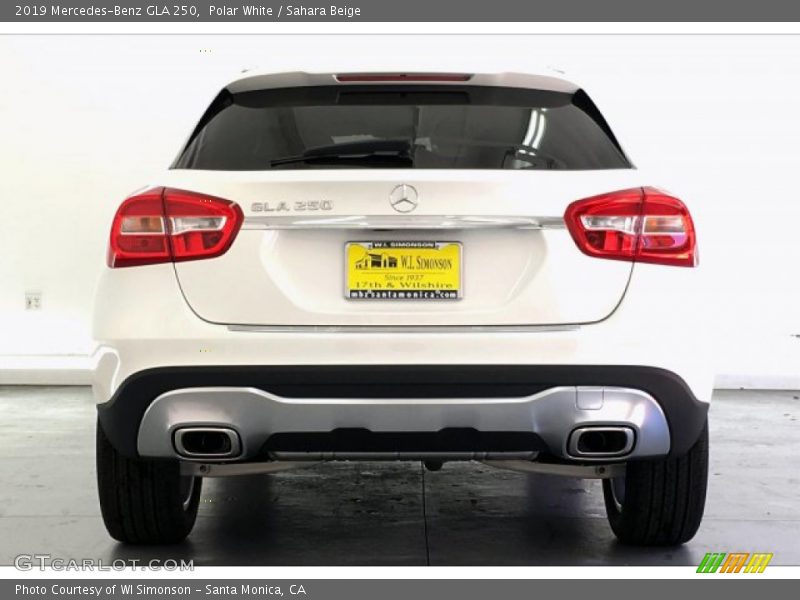 Polar White / Sahara Beige 2019 Mercedes-Benz GLA 250