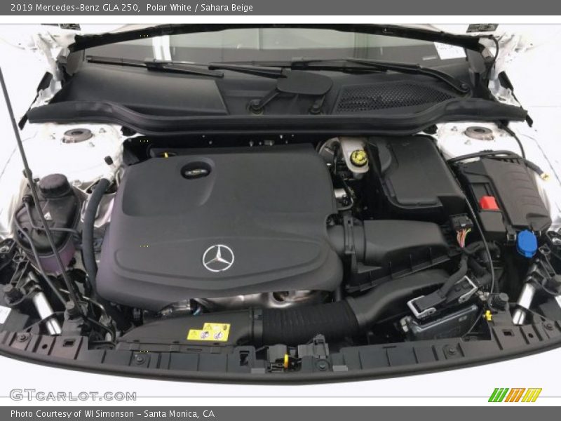Polar White / Sahara Beige 2019 Mercedes-Benz GLA 250