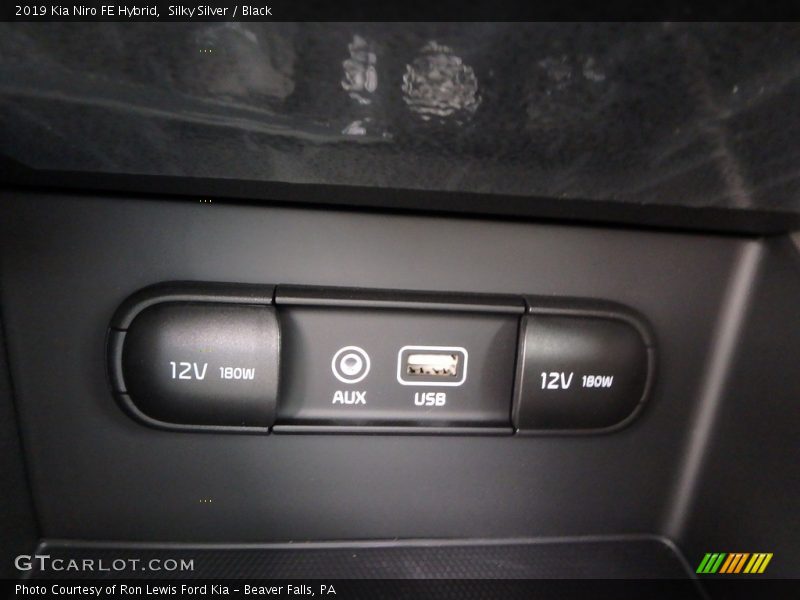 Silky Silver / Black 2019 Kia Niro FE Hybrid