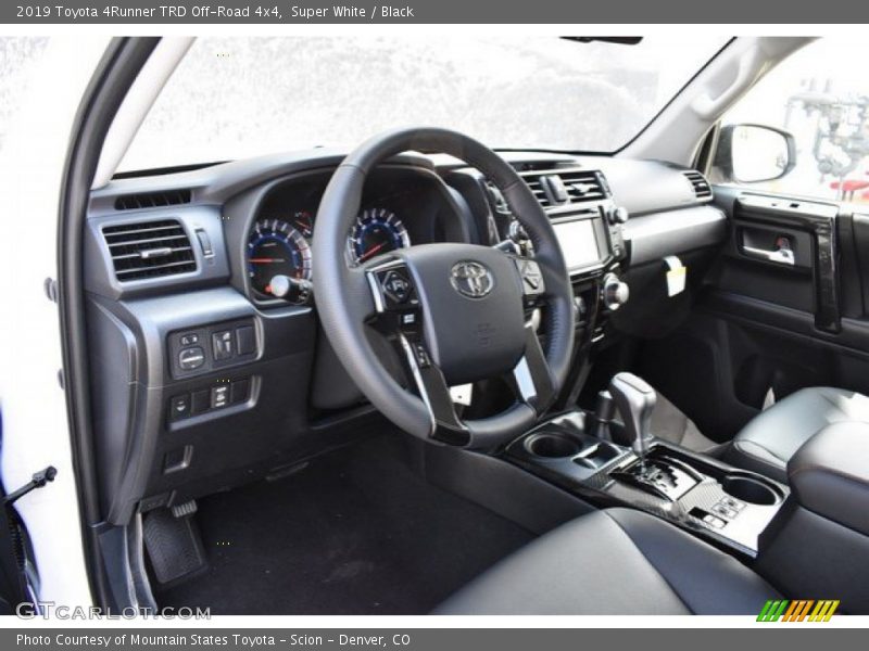Super White / Black 2019 Toyota 4Runner TRD Off-Road 4x4