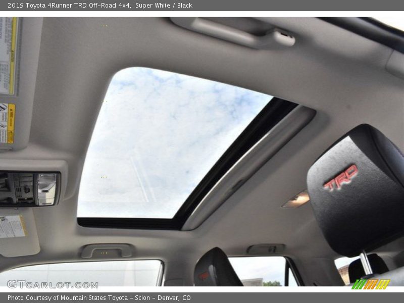 Super White / Black 2019 Toyota 4Runner TRD Off-Road 4x4