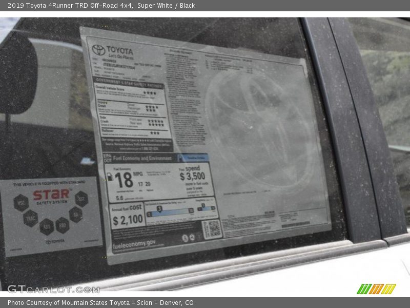 Super White / Black 2019 Toyota 4Runner TRD Off-Road 4x4