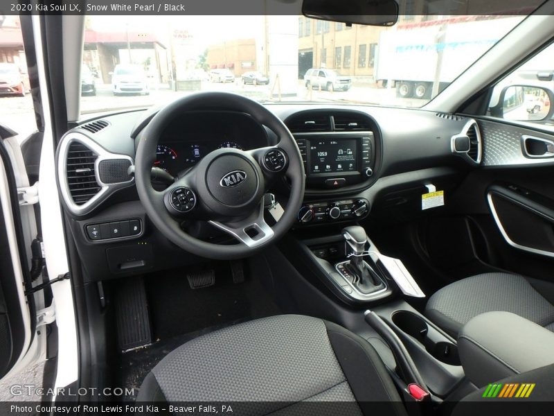 Snow White Pearl / Black 2020 Kia Soul LX